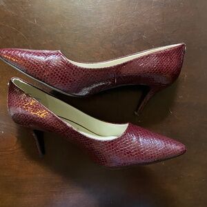 Anne Klein New iflex Burgundy Snake high heels 11